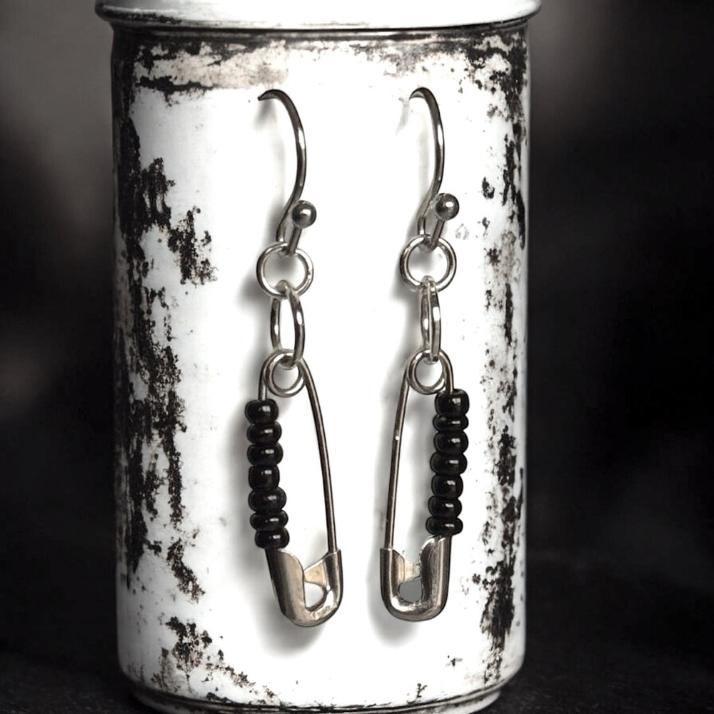 5 For $25💫Small Silver Safety Pin Punk Earrings With Black Beads